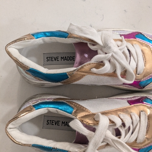 Big Girls Size 2 Steve Madden Multicolor Sneakers - Picture 3 of 4